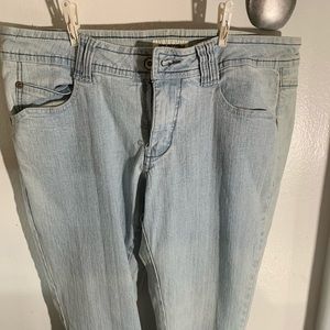 Straight leg light jeans.